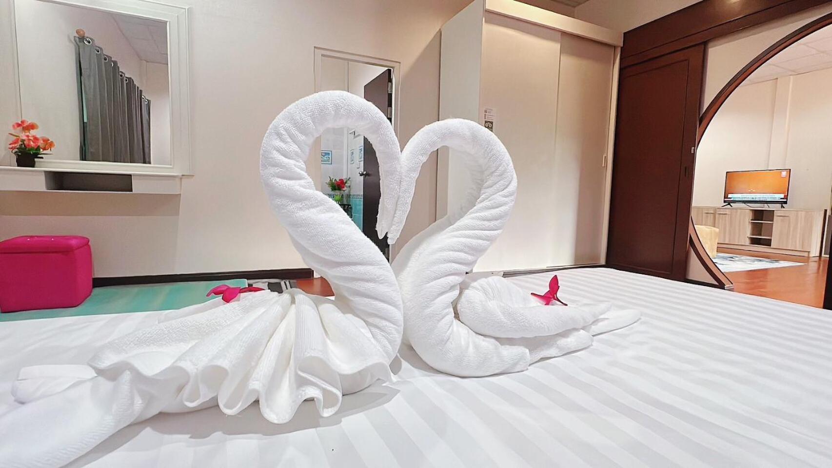 The Sun House Hotel Хуа Хин Екстериор снимка